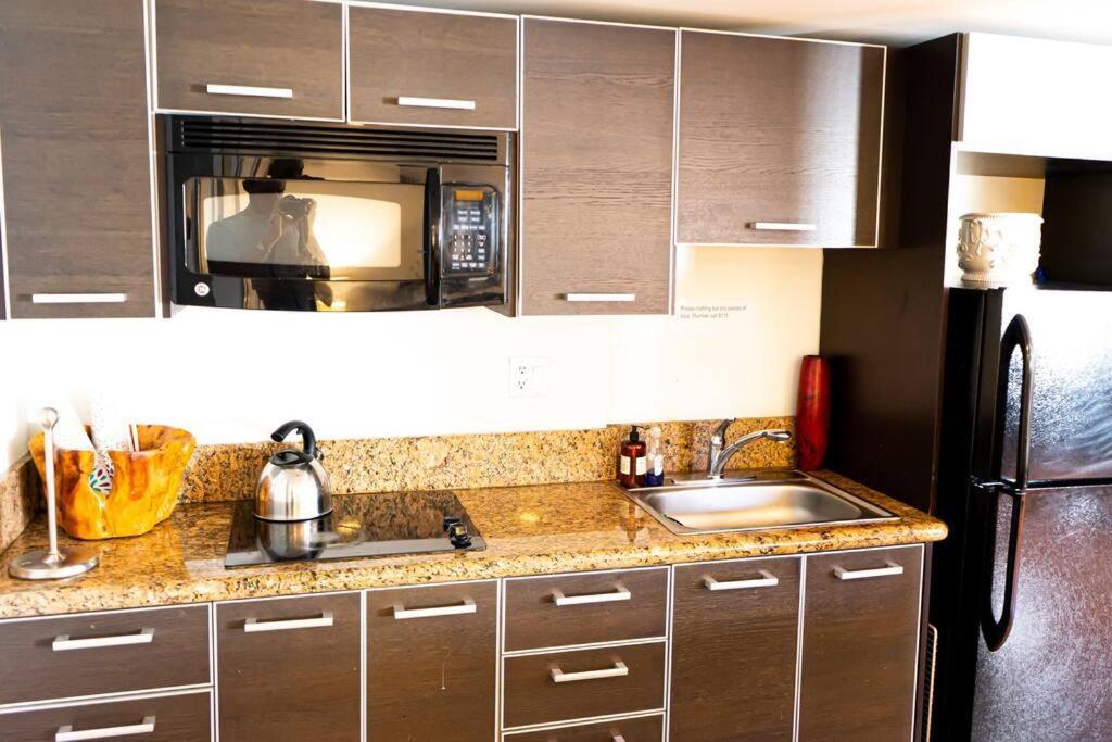 Luxury Beverly Hills Apartment Los Angeles Exterior photo